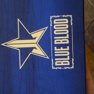 Jeffree Star blue blood eyeshadow pallette